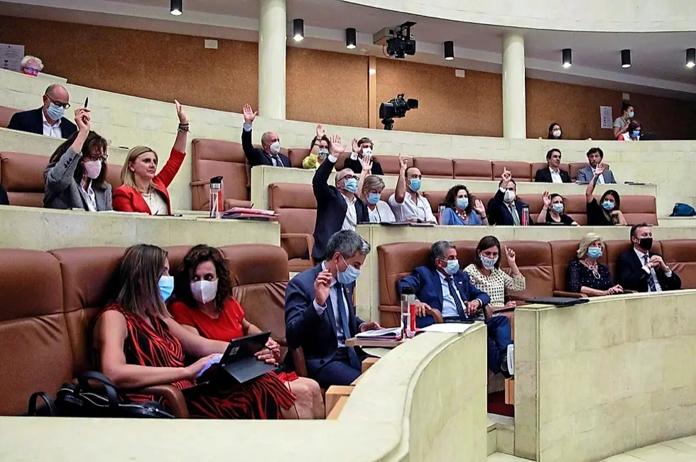 Un momento de la cita parlamentaria de ayer. / jos&eacute; ram&oacute;n