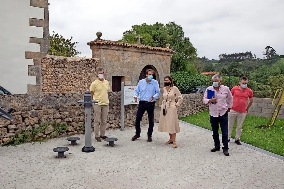 La consejera de presidencia, Interior, Justicia y Acci&oacute;n Exterior, Paula Fernandez, realiza una visita institucional al municipio. / ALERTA