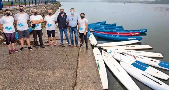 Presentaci&oacute;n del nuevo servicio gratuito de pirag&uuml;ismo y paddle surf. / Alberto G. Ib&aacute;&ntilde;ez