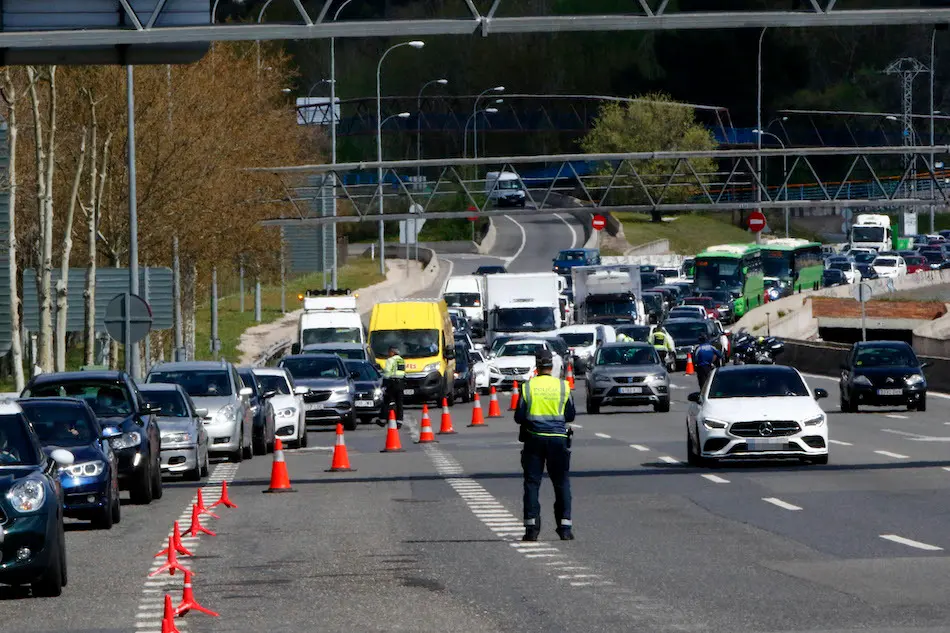 Retenciones en la Autopista A-8. / ALERTA