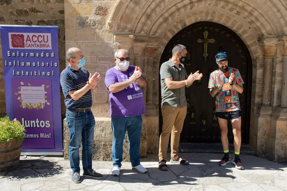 El deportista de Barakaldo en el Monasterio de Santo Toribio de Li&eacute;bana.