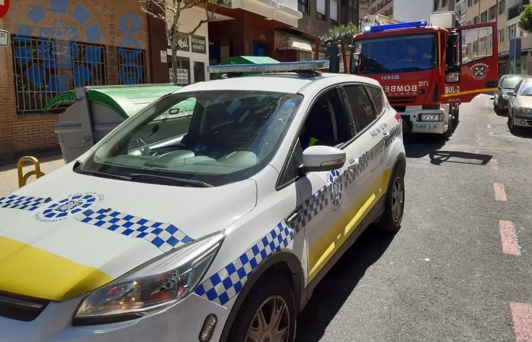 Polic&iacute;a Local y Bomberos de Castro Urdiales.