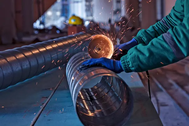 La producci&oacute;n industrial en Cantabria se ha desplomado un -27,2% en mayo.