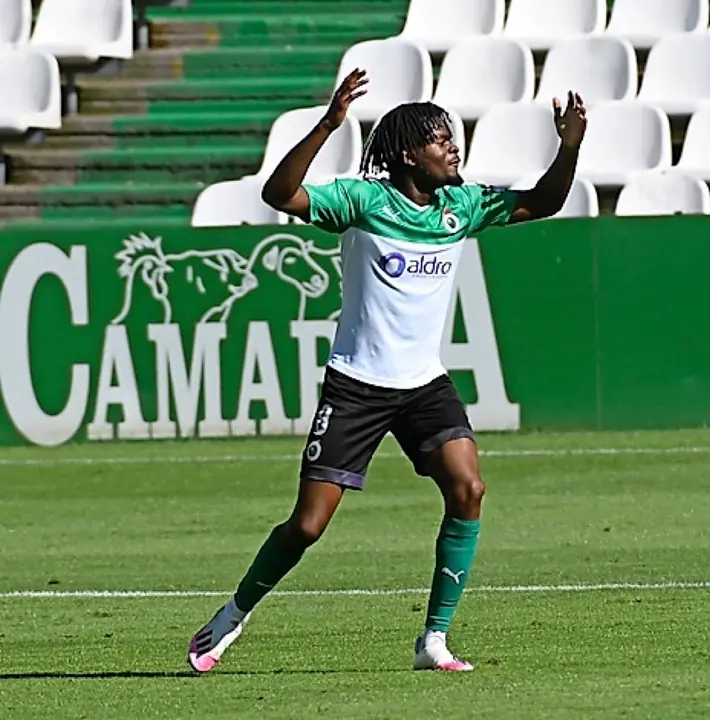Nkaka volvi&oacute; a ser titular ayer en Fuenlabrada. / hardy
