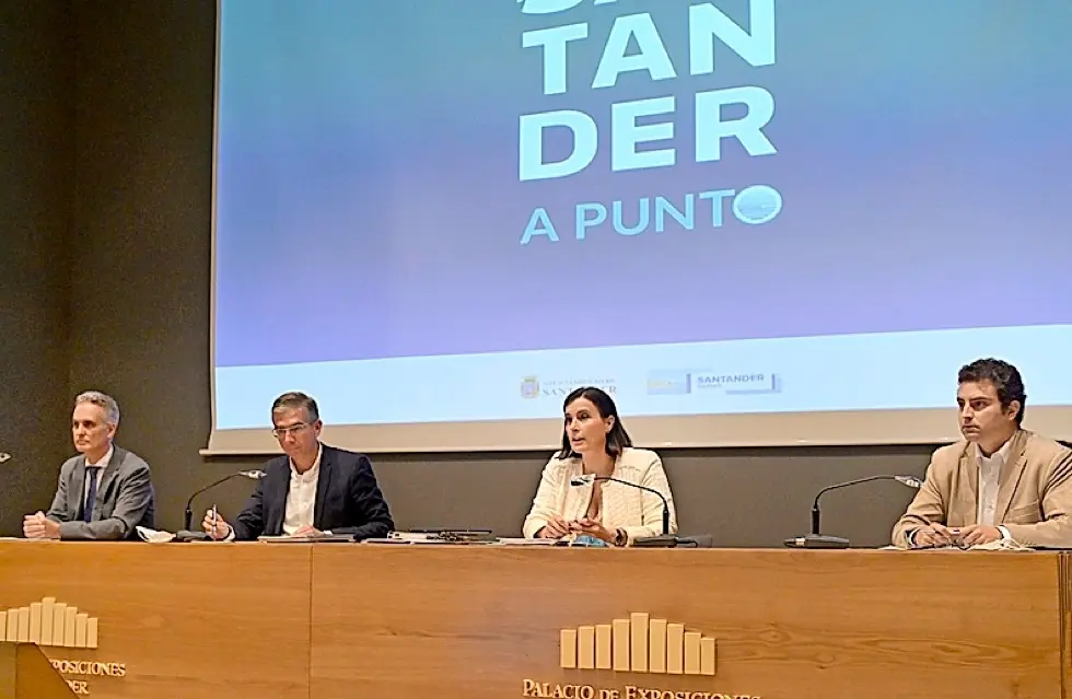 La alcaldesa de Santander, Gema Igual durante el evento en el Palacio de Exposiciones de Santander. / ALERTA