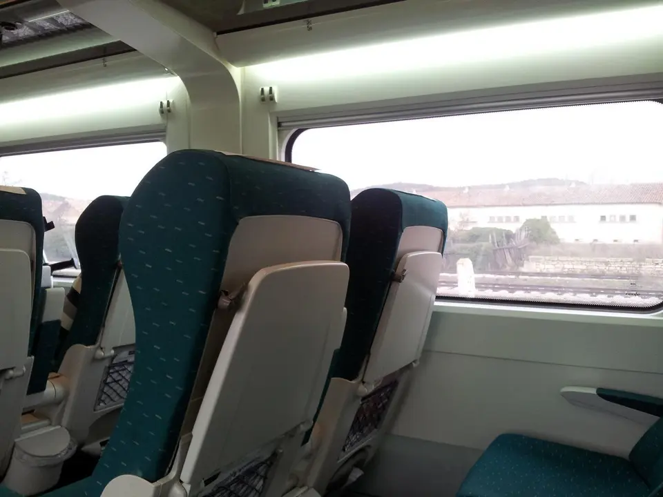 Interior de un tren Alvia