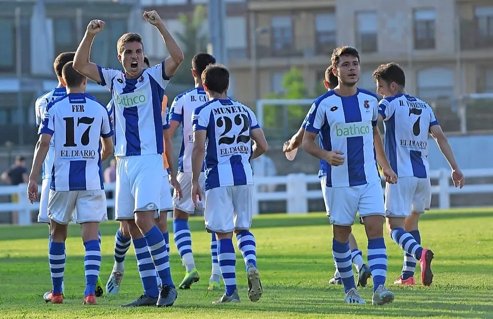 Los jugadores de la Gimn&aacute;stica celebran el pase a la final en la lucha por el ascenso. / Hardy