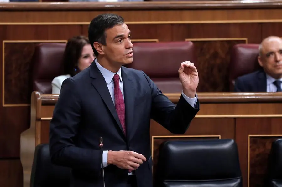 El presidente del Gobierno, Pedro S&aacute;nchez, durante su intervenci&oacute;n en la sesi&oacute;n de control al Ejecutivo que este mi&eacute;rcoles se celebra en el Congreso. EFE/Chema Moya