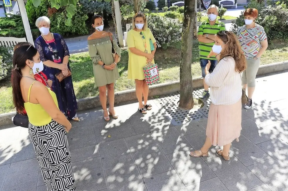 Participantes en la ruta celebrada ayer. / alerta