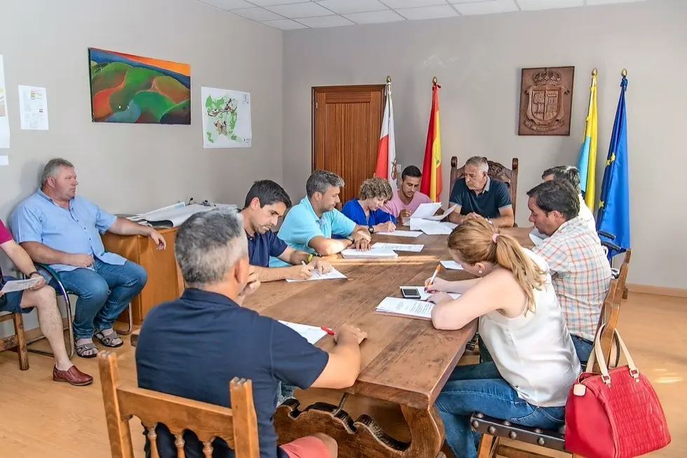 Pleno del Ayuntamiento de Hazas de Cesto. / ALERTA