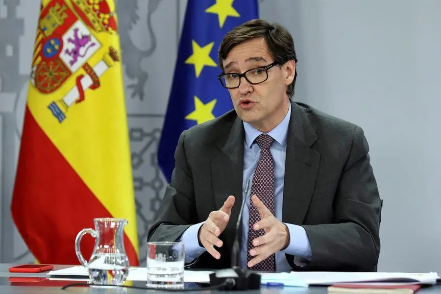 El ministro de Sanidad, Salvador Illa, durante la rueda de prensa ofrecida este martes tras el Consejo de Ministros. EFE/Kiko Huesca