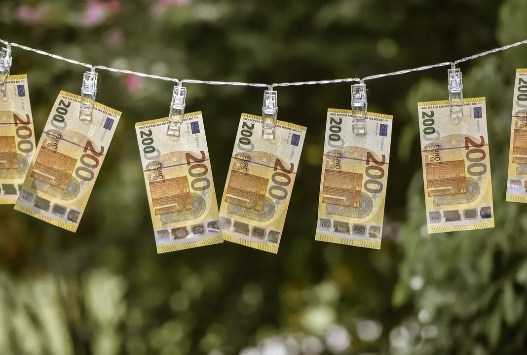 money-5244058_1280__1_