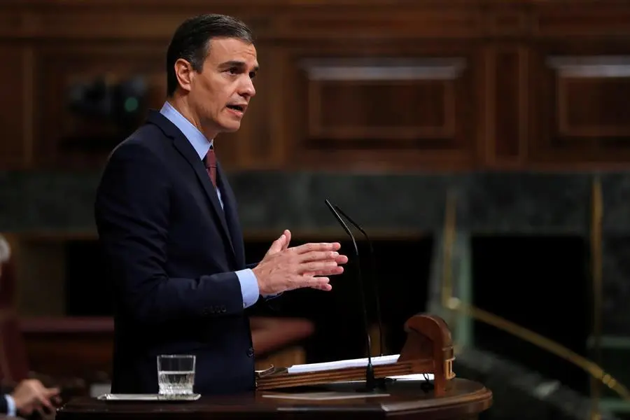 El presidente del Gobierno, Pedro S&aacute;nchez, durante su intervenci&oacute;n en el pleno del Congreso hoy. EFE/ Emilio Naranjo
