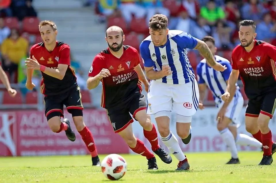 Pablo Andrade, durante la eliminatoria de playoff contra el Mirand&eacute;s en la que el Recreativo se jug&oacute; el ascenso el a&ntilde;o pasado.
