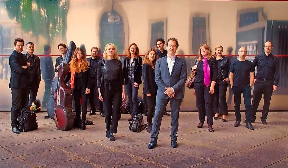 El elenco de Plural Ensemble, conjunto instrumental especializado en la m&uacute;sica de los siglo XX y XXI. / ALERTA