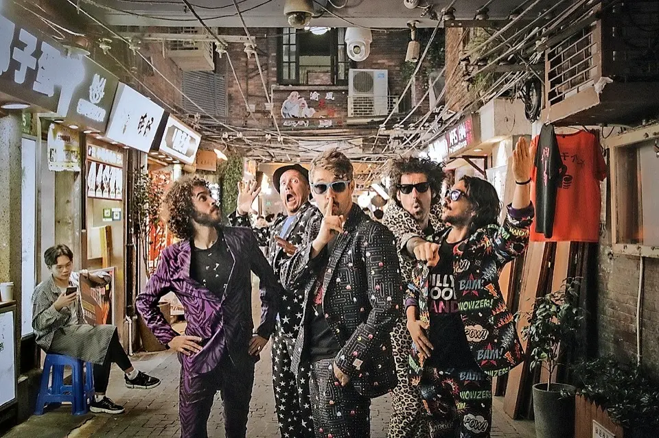 La Billy Boom Band.