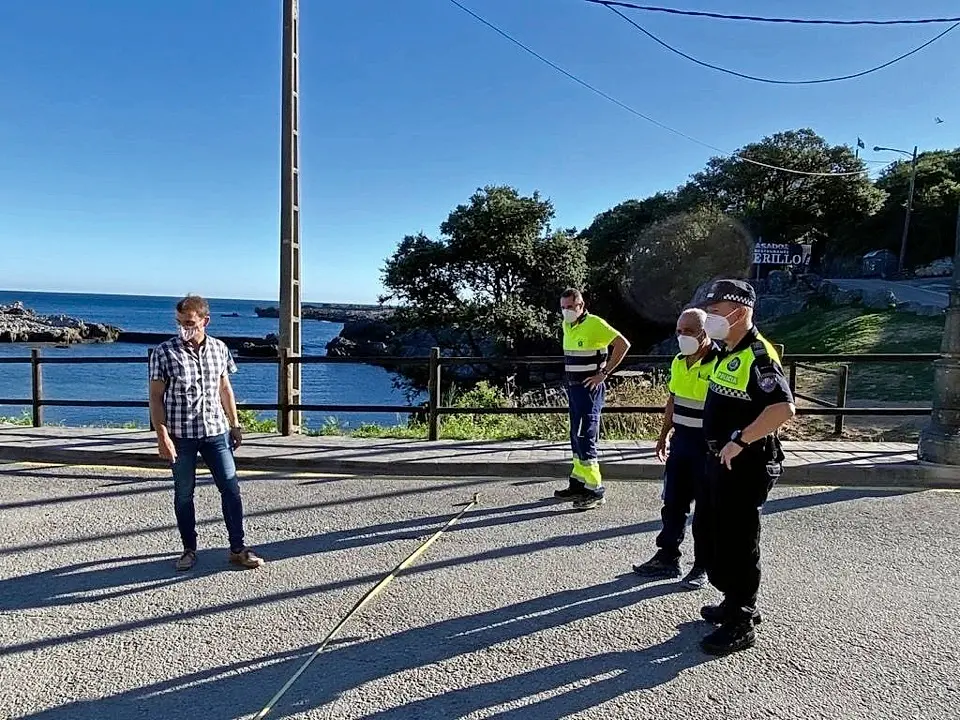 Instalaci&oacute;n de g&aacute;libos para el control de acceso a las playas.