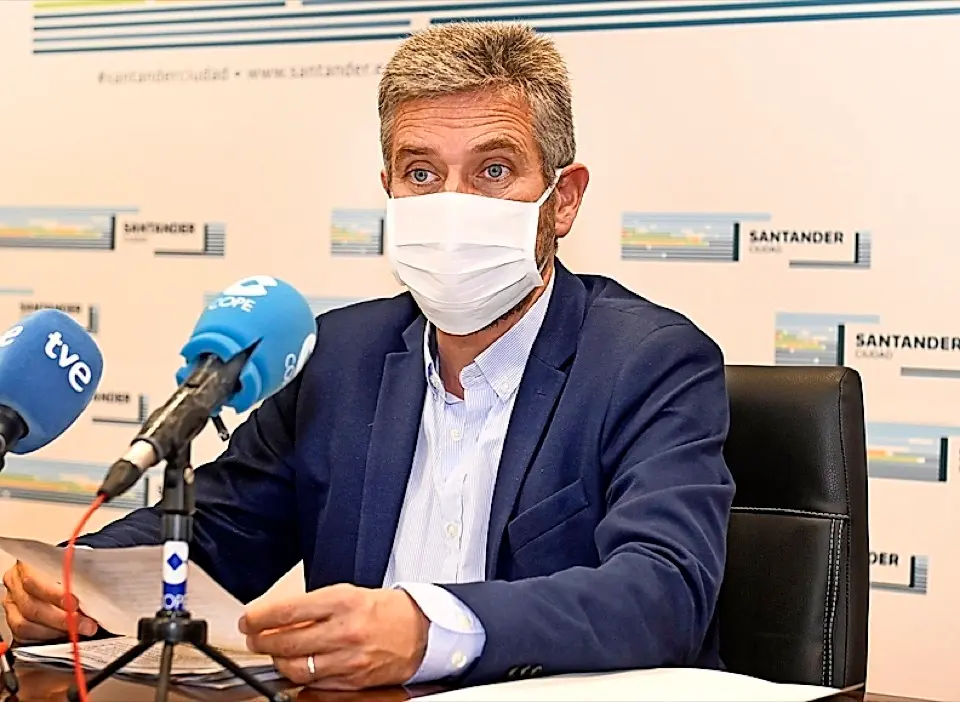 Javier Ceruti en rueda de prensa. / alerta