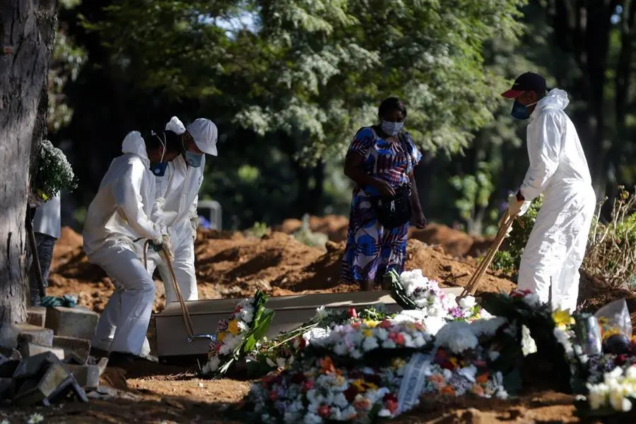 El n&uacute;mero total de decesos alcanz&oacute; los 104.201, aunque la cifra podr&iacute;a ser superior ya que existen 3.454 muertes bajo investigaci&oacute;n. EFE/Fernando Bizerra Jr./Archivo