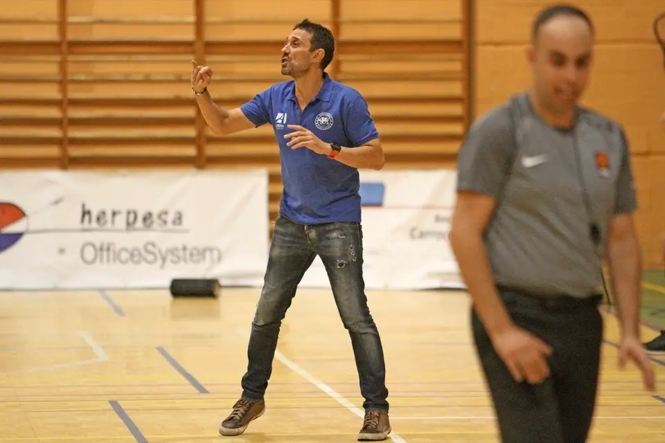 Joaqu&iacute;n Romano seguir&aacute; al frente de la direcci&oacute;n deportiva del Cantbasket 04. / Lanza