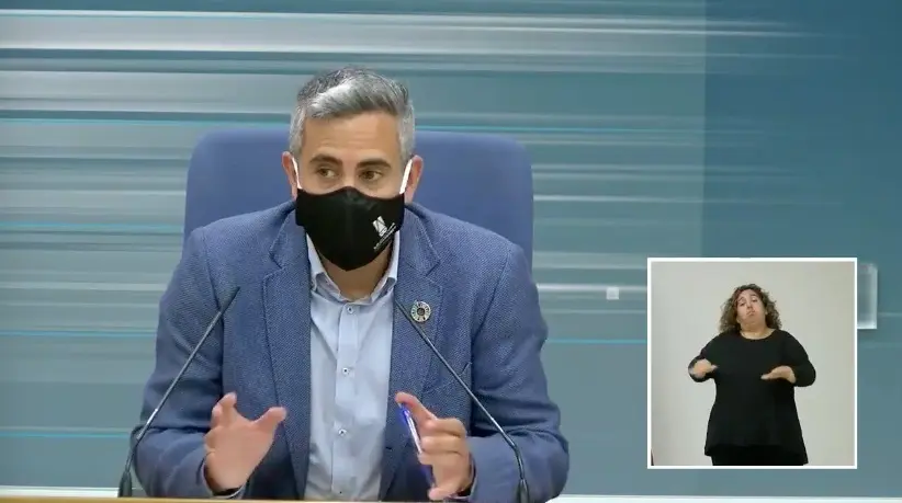 El vicepresidente c&aacute;ntabro y consejero de Deporte, Pablo Zuloaga, durante la rueda de prensa. / ALERTA