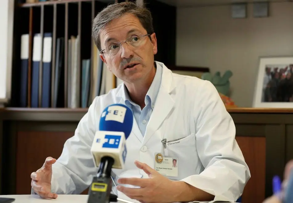 Jos&eacute; Miguel Cisneros, jefe del Servicio de Enfermedades Infecciosas del Hospital Virgen del Roc&iacute;o de Sevilla.