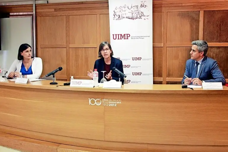 Igual, Mor&aacute;n y Zuloaga en la presentaci&oacute;n. / J. Ram&oacute;n
