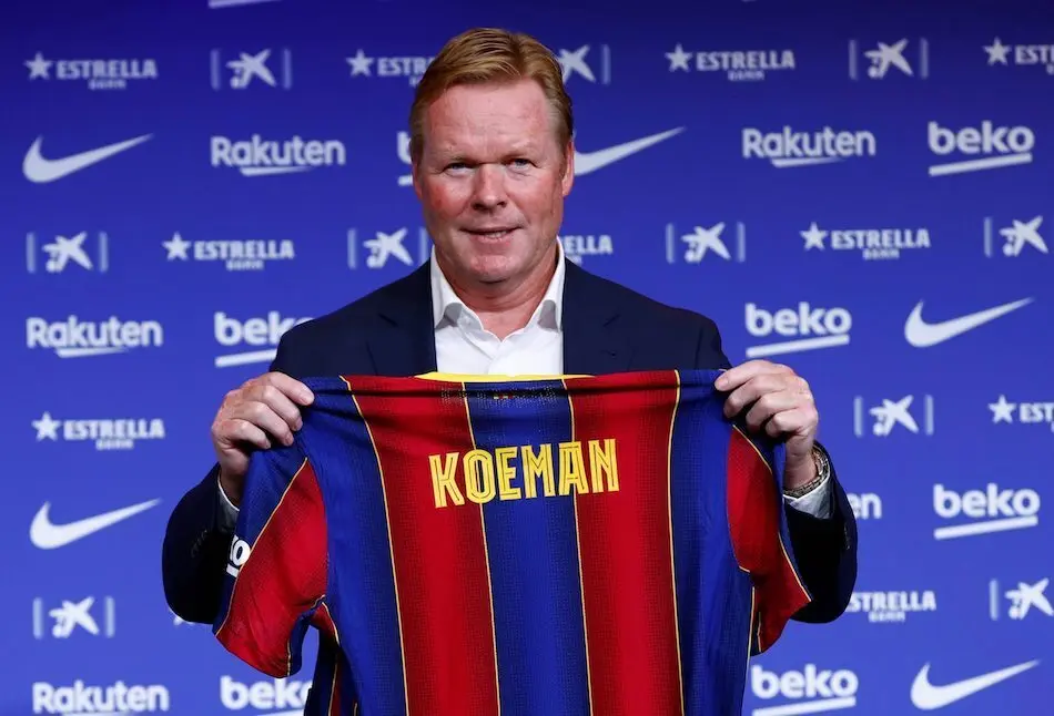 El ex jugador holand&eacute;s del FC Barcelona, Ronald Koeman, durante el acto de presentaci&oacute;n celebrado esta tarde como nuevo entrenador del primer equipo del FC Barcelona hasta el d&iacute;a 30 de junio del a&ntilde;o 2022, Ronald Koeman dirigir&aacute; al club azulgrana tras rescindir su contrato con la federaci&oacute;n holandesa de f&uacute;tbol como seleccionador de los Pa&iacute;ses Bajos. EFE/ Alejandro Garcia