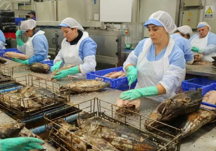 Varias trabajadoras de la conservera. / Alerta