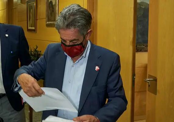 El presidente de Cantabria, Miguel &Aacute;ngel Revilla. / Rom&aacute;n G. Aguilera