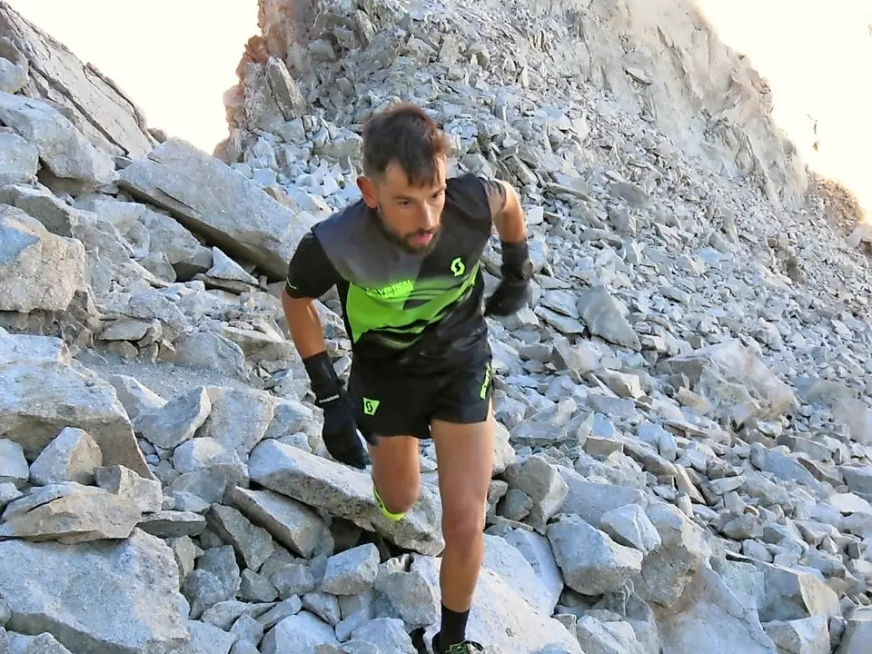 Borja Fern&aacute;ndez, por el complicado terreno que presenta el pico m&aacute;s elevado de los Pirineos -con una altitud de 3.404 metros sobre el nivel del mar-. / ferrer