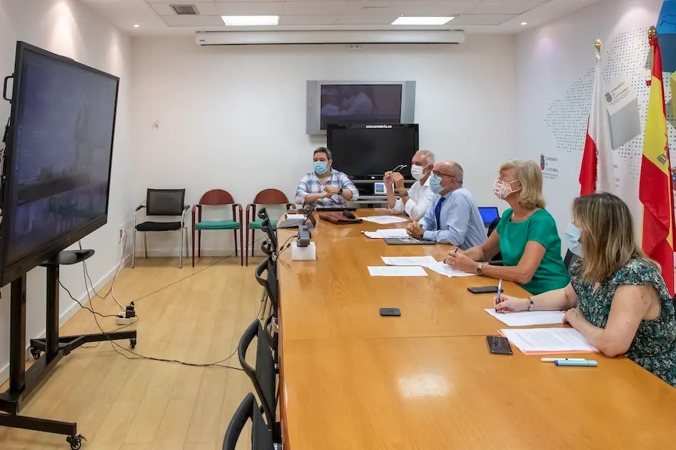 Los consejeros de Educaci&oacute;n y Sanidad participan en la reuni&oacute;n telem&aacute;tica conjunta de la Sectorial de Educaci&oacute;n y el Consejo Interterritorial del Sistema Nacional de Salud.