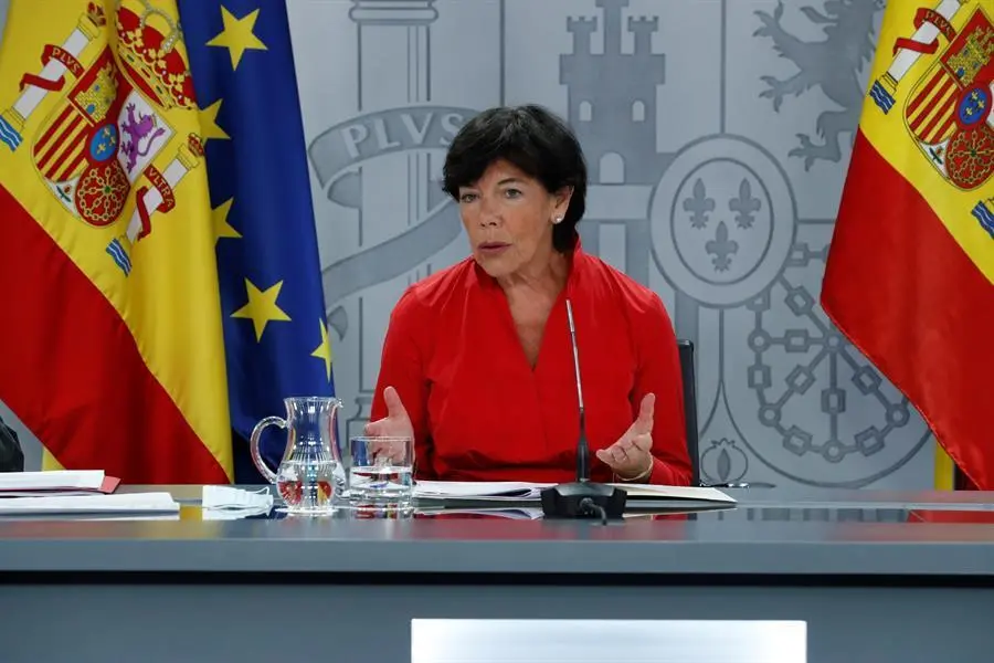 La ministra de Educaci&oacute;n, Isabel Cela&aacute;, ofrece una rueda de prensa conjunta tras a conferencia sectorial mixta celebrada, este jueves, para abordar las reglas y protocolos sanitarios a aplicar en el inicio del curso escolar 2020-21, para el que la comunidad educativa exige m&aacute;ximas garant&iacute;as anticoronavirus. EFE/ Zipi