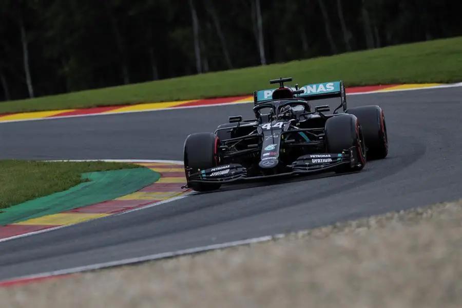 El piloto brit&aacute;nico de F&oacute;rmula 1 Lewis Hamilton de Mercedes-AMG Petronas en acci&oacute;n durante la sesi&oacute;n de clasificaci&oacute;n en la pista de carreras Spa-Francorchamps. EFE / EPA / Stephanie Lecocq / Pool