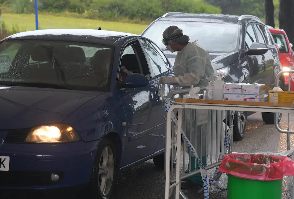 Vista de la instalaci&oacute;n del coroauto de Liendres para las pruebas PCR. / HARDY