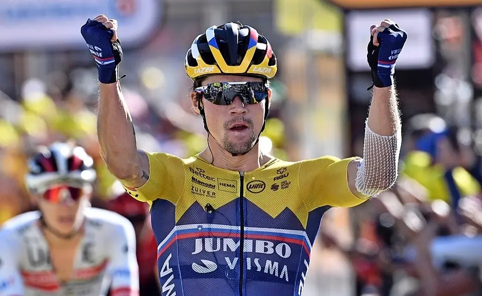 -FOTODELD&Iacute;A- A2453. ORCIERES MERLETTE (FRANCIA), 01/09/2020.- El ciclista esloveno del equipo Jumbo-Visma, PrimozRoglic, celebra la victoria al t&eacute;rmino de la cuarta etapa de la 107 edici&oacute;n del Tour de Francia, una carrera de 160,5 km de Sisteron a Oricieres-Merlette, este martes en Francia. Roglic se impuso en la cima, primer final en alto del Tour de Francia, mostrando que se encuentra en un buen momento como demuestra su condici&oacute;n de favorito para el triunfo final. EFE/ Anne-christine Poujoulat / Pool