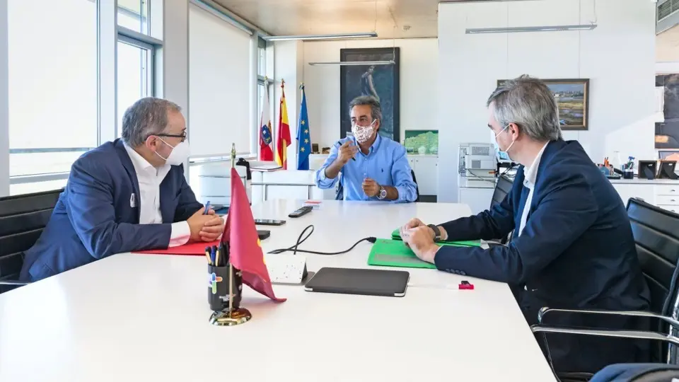 09:30 horas. Despacho del consejero de Innovaci&oacute;n, Industria, Transporte y Comercio, PCTAN. El consejero de Innovaci&oacute;n, Industria, Transporte y Comercio, Francisco Mart&iacute;n, se re&uacute;ne con el rector de la UC, &Aacute;ngel Pazos, para tratar sobre proyectos europeos. 8 de septiembre de 2020 ?? Ra??l Lucio