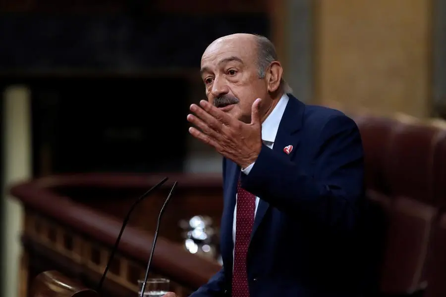 El diputado de PRC, Jos&eacute; Mar&iacute;a Maz&oacute;n, durante su intervenci&oacute;n en el pleno del Congreso celebrado este jueves.EFE/Juan Carlos Hidalgo