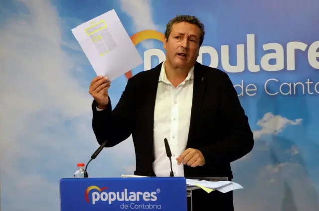 El portavoz de los populares, I&ntilde;igo Fern&aacute;ndez. / ALERTA