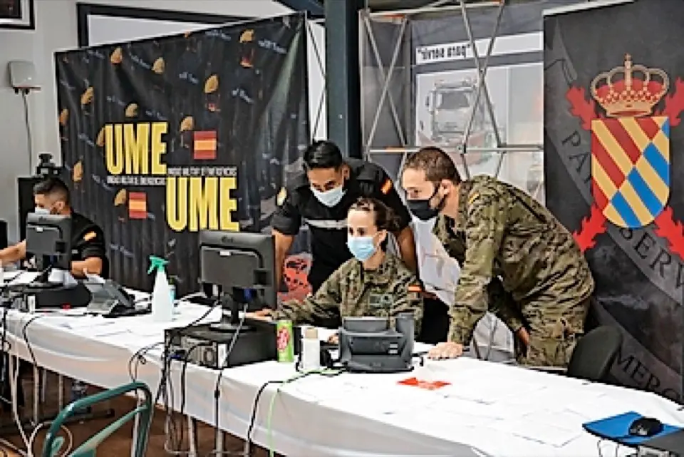 Los rastreadores militares realizando el seguimiento. / alerta