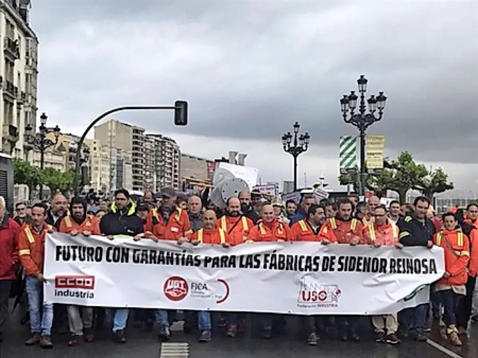 Un momento de una pasada manifestaci&oacute;n de trabajadores de Sidenor por Santander.