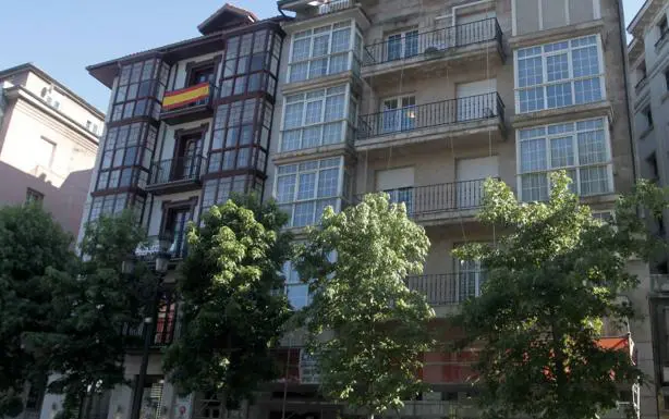 Edificio que deb&iacute;a demolerse parcialmente. / ALERTA