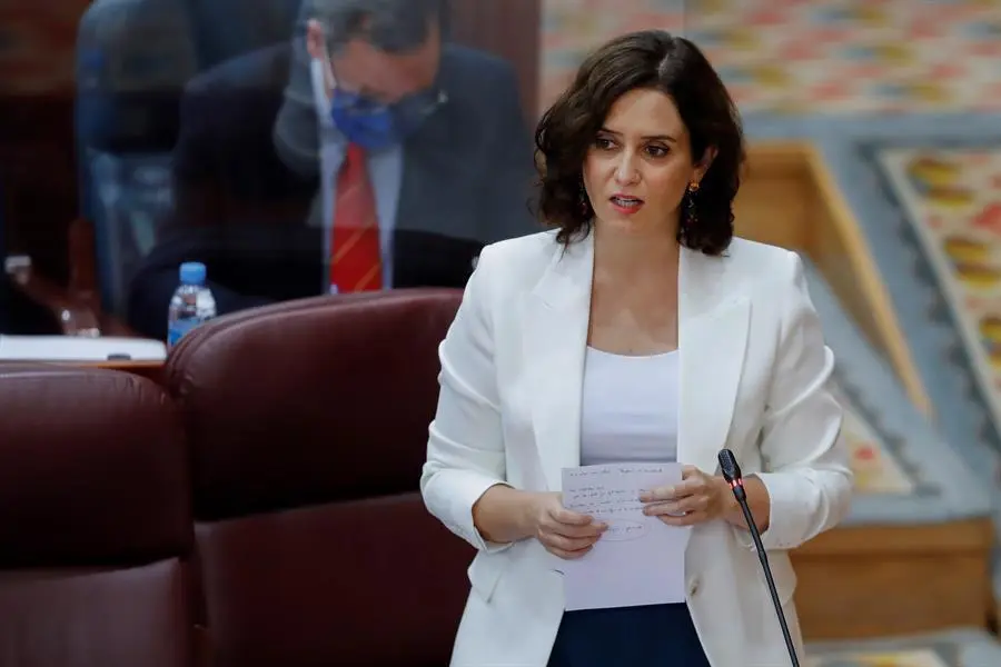 La presidenta regional, Isabel D&iacute;az-Ayuso, durante su intervenci&oacute;n en el pleno de la Asamblea de Madrid. EFE/ Chema Moya