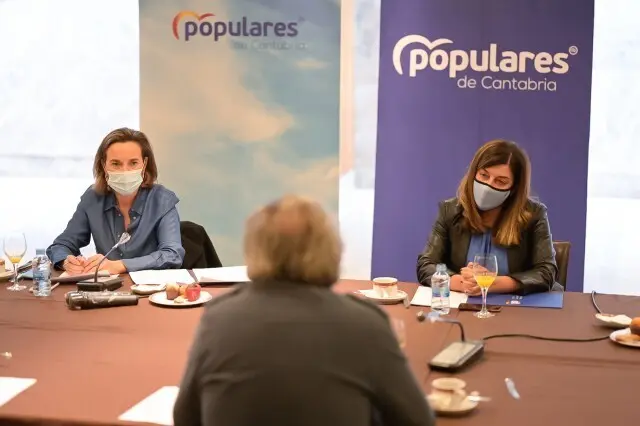 La presidenta del Partido Popular de Cantabria, Mar&iacute;a Jos&eacute; S&aacute;enz de Buruaga, ha trasladado hoy a la portavoz del grupo popular en el Congreso de los Diputados, Cuca Gamarra, las reivindicaciones de la comunidad aut&oacute;noma ante los Presupuestos Generales del Estado.