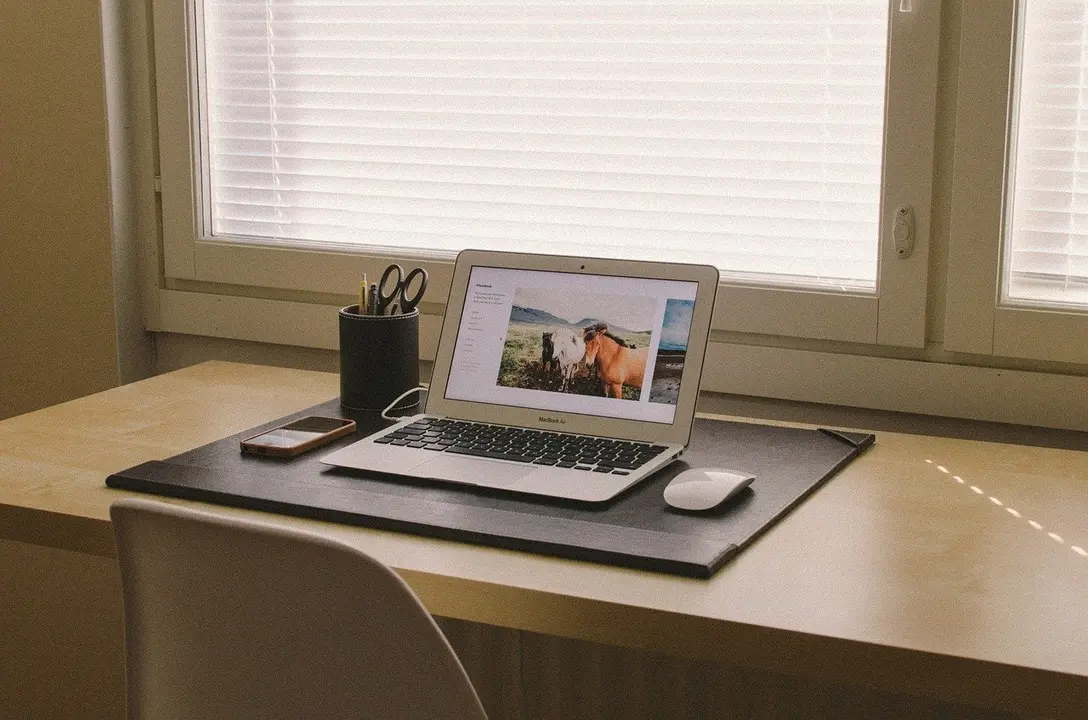 home-office-438386_1280