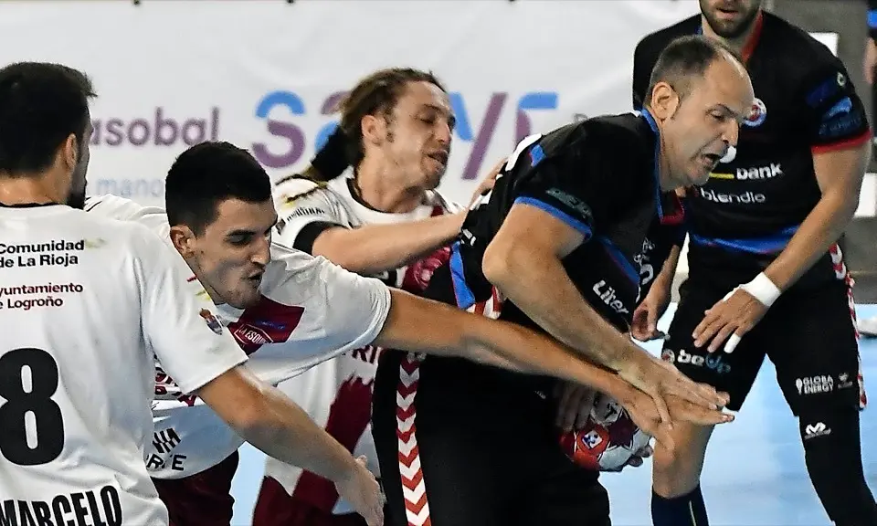 Herrero Lon acab&oacute; lesionado el partido contra Logro&ntilde;o. / Hardy