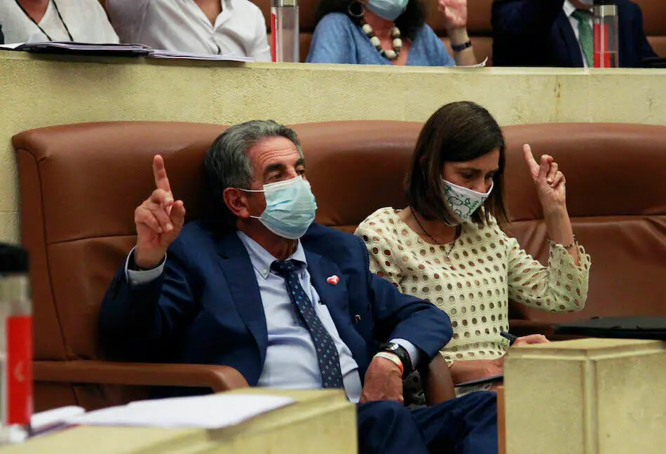 El presidente de Cantabria, Miguel &Aacute;ngel Revilla en una sesi&oacute;n del Parlamento de Cantabria. / J.RAM&Oacute;N