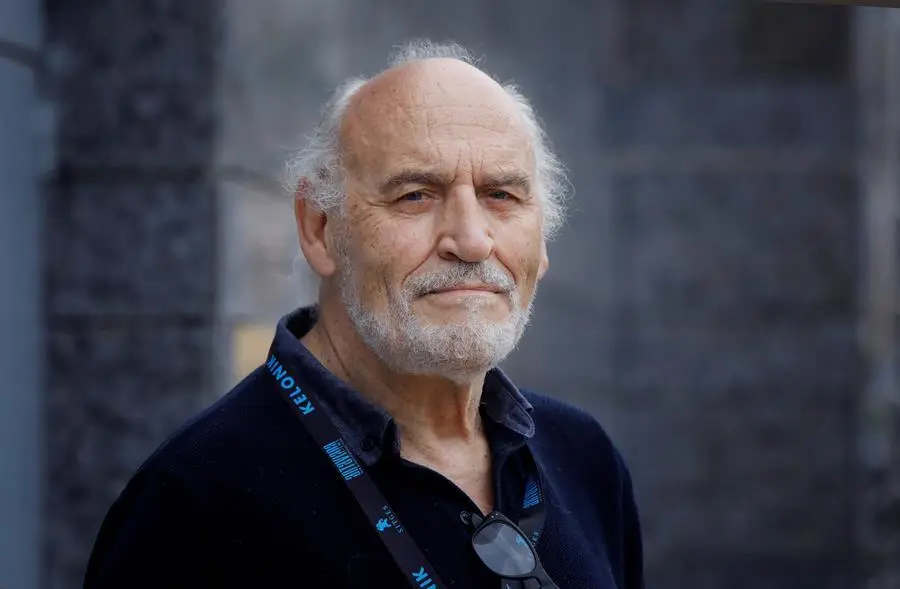 El actor Manuel de Blas posa para una fotograf&iacute;a en Barcelona. EFE/ Susanna S&aacute;ez