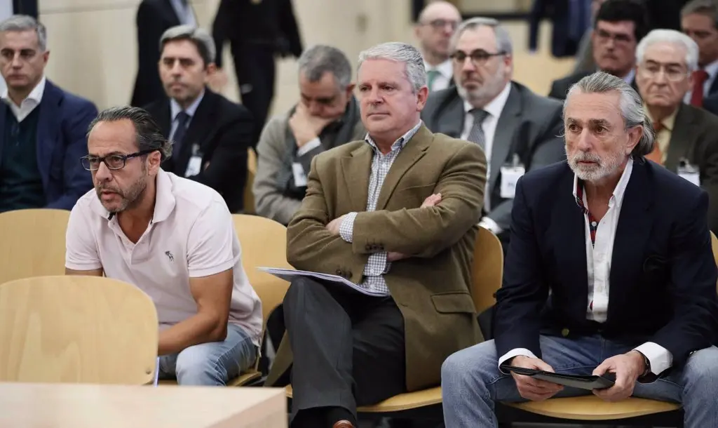 &Aacute;lvaro P&eacute;rez Alonso 'El Bigotes', Pablo Crespo y Francisco Correa en el juicio que se celebra en la Audiencia Nacional. - POOL