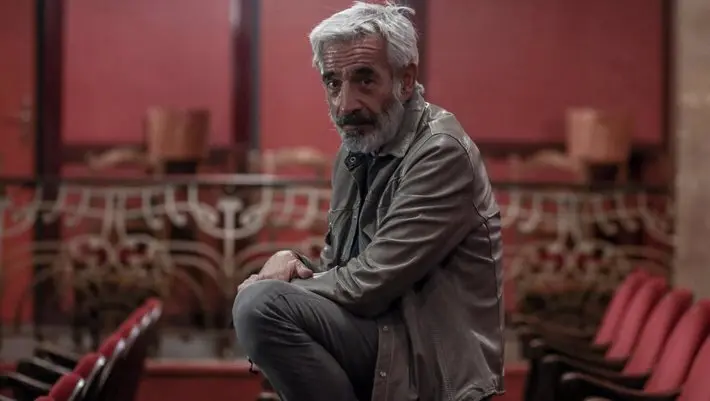 Imanol Arias posa tras una entrevista para Europa Press en la que ha presentado la obra 'El coronel no tiene quien le escriba', que interpretar&aacute; en el Teatro Infanta Isabel del 22 de octubre al 1 de noviembre, en Madrid (Espa&ntilde;a), a 16 de octubre de 2020. - Ricardo Rubio - Europa Press